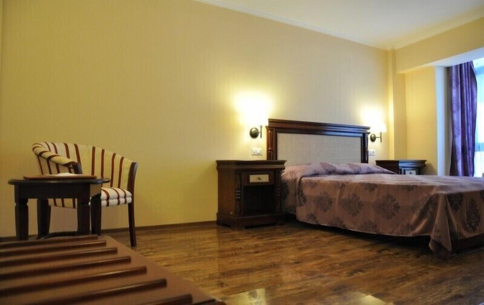 Vigo Grand Hotel Ploieşti Esterno foto