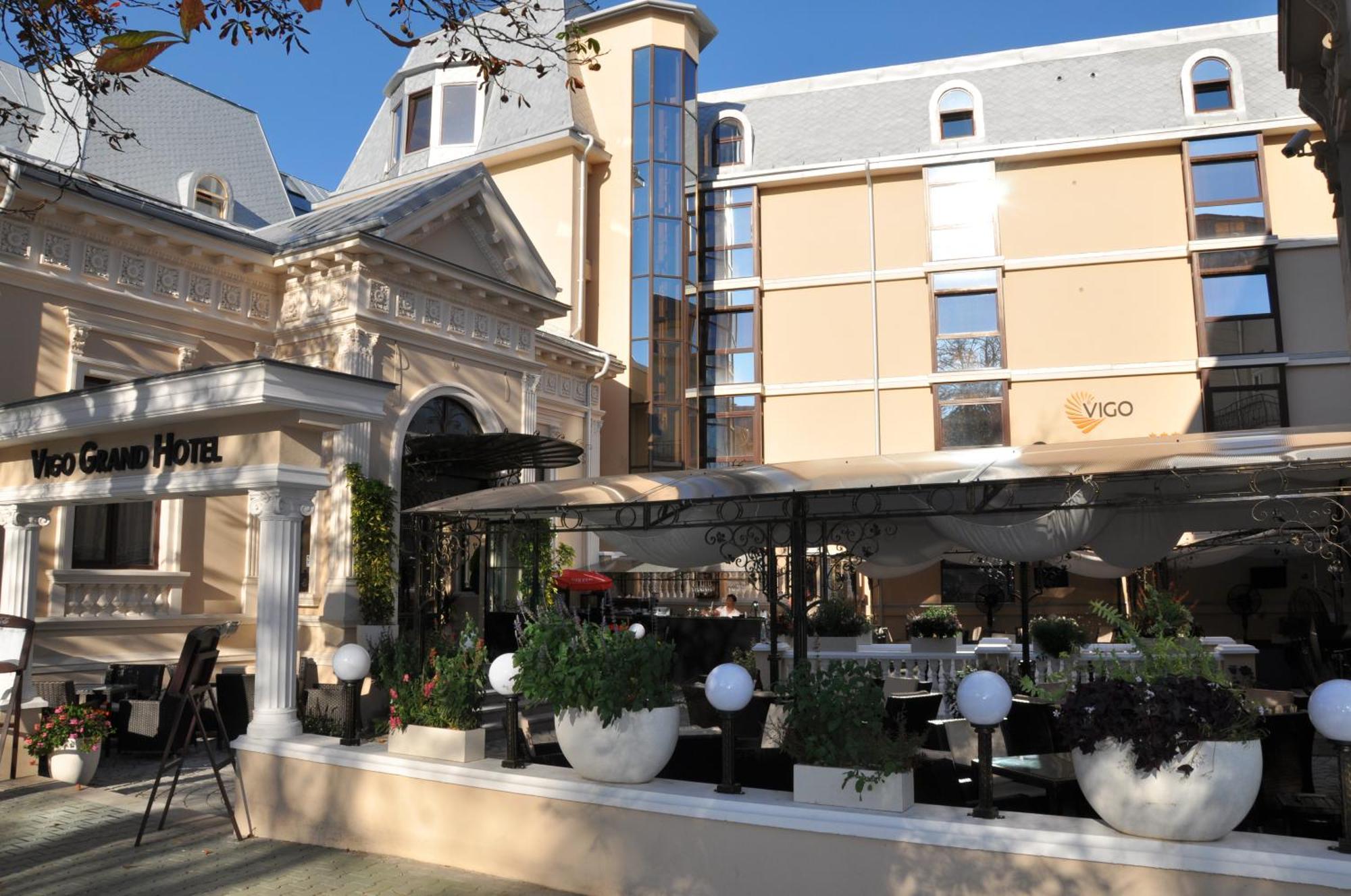 Vigo Grand Hotel Ploieşti Esterno foto