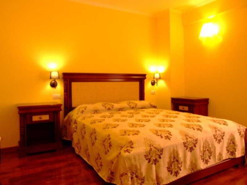 Vigo Grand Hotel Ploieşti Esterno foto